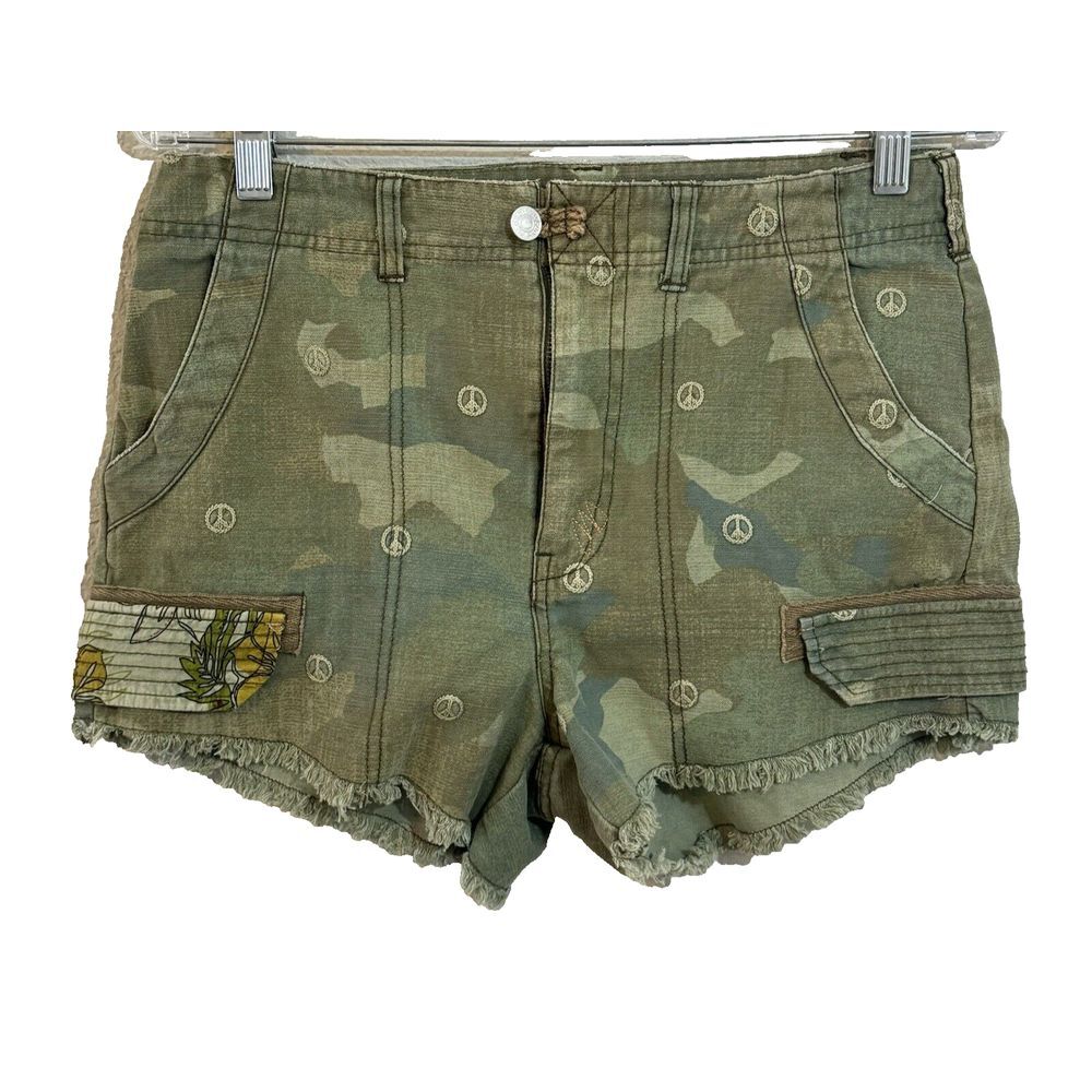 Anthropologie Pilcro‎ Peace Camo Embroidered Utility Shorts SIZE 27 EUC